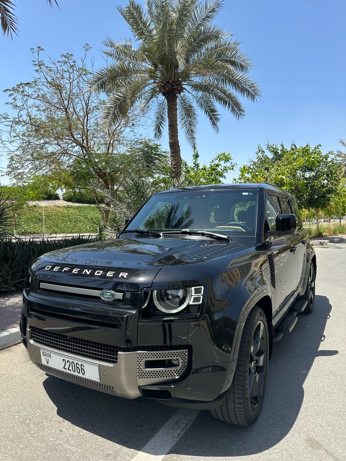 LAND ROVER DEFENDER 2025